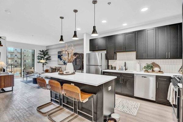 $2,635 / 2br - 1067ft2 - Sublease at Metro 19 Luxury Apartments w/ Pool & Fitness Center (Roselle)63960014592387122