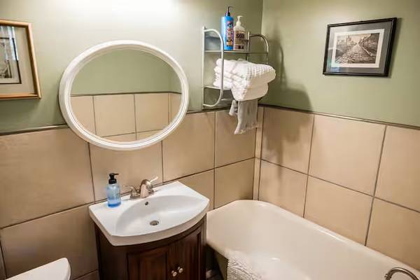 $3,000 / 3br - 1447ft2 - Furnished Brevard House for Rent! (Brevard)64029211132929122
