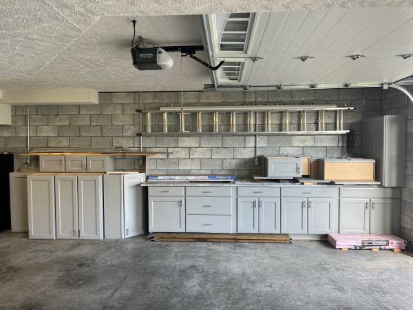 Kitchen Cabinets & Granite Counter Tops 1
