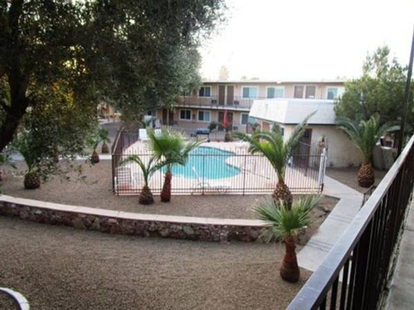 $800 / 275ft2 - move in ready (110 S. Bruce Street, Las Vegas, NV)63859497578499123