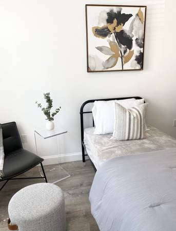 $895 / 9999ft2 - LYNN/BOSTON LUXURY PRIVATE ROOMS FOR RENT!!! (Lynn, MA)63828339070721121