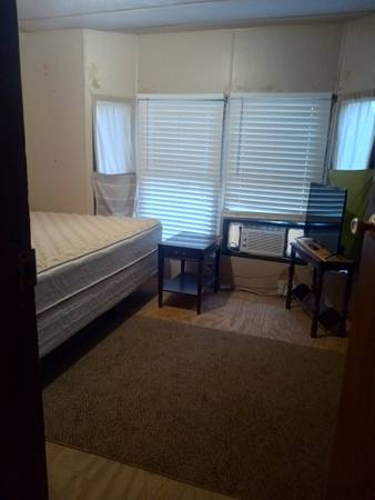 $300 / 3br - Habitación agradable para mujer (Tyler)64037557668738120