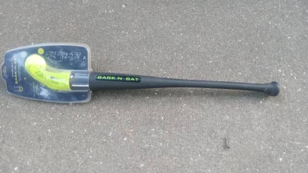 Hyperpet Dog Bark-N-Bat 1