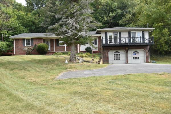 $215,000 / 3br - 2368ft2 - 3BR 2BA HOME, LEBANON, VA 24266 $215,000 (Lebanon, VA)63848628276739121