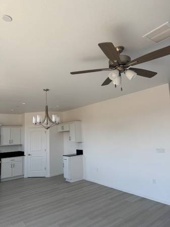 $2,200 / 3br - 1620ft2 - 3 Bedroom Home in DINUBA! (Avenue 12 & Highway 45)63809687791105124