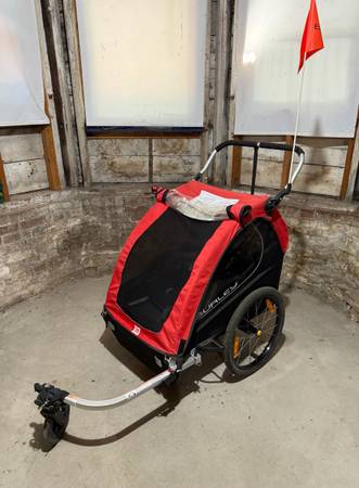 Burley HoneyBee Bike Trailer Must Sell 1
