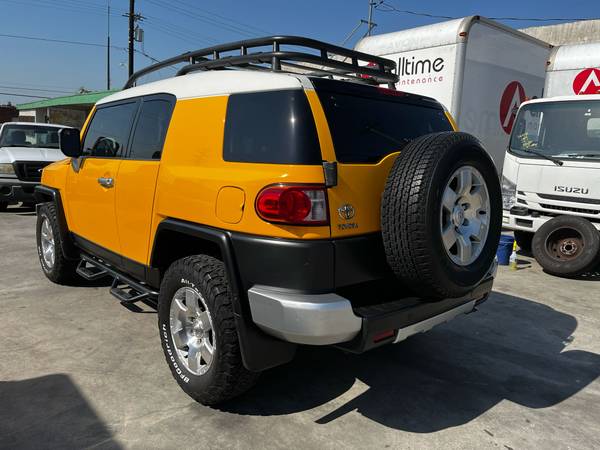 2007 TOYOTA FJ CRUISER S SUV NO ACCIDENTS YELLOW BODY AND WHITE TOP - $15,000 (GARDENA)63470046141955123