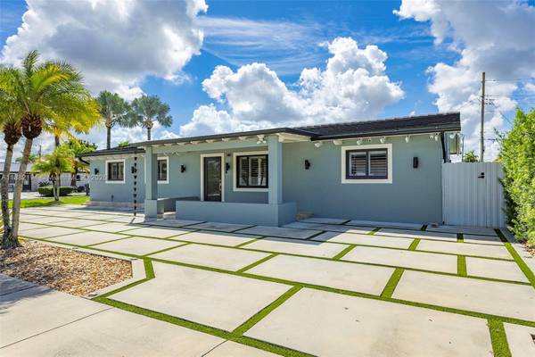 $1,050,000 / 4br - 1503ft2 - Beautifully updated home, 4 bed 4 bath (Miami)63825130406785120