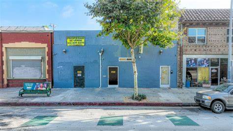 THRIFT SHOP/PAWN SHOP/GOAST KITCHEN for rent in Central Los Angeles 1