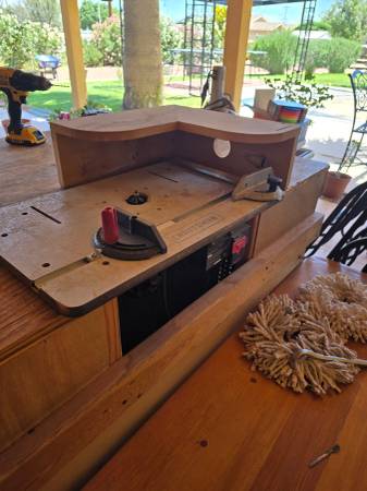 WORK TABLE W/ ROUTER 30 BITS PORTER CABLE BELT SANDER 1