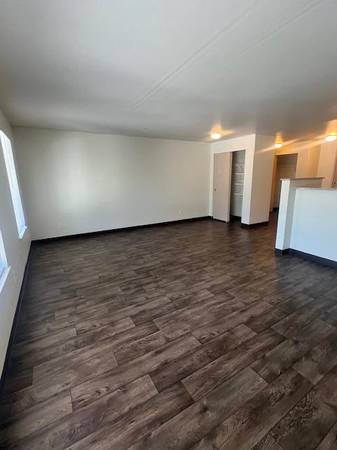 $2,650 / 2br - 884ft2 - Walk to UW! Modern 2 BR with In-Home Laundry & Balcony Options (U District)64031308449027121
