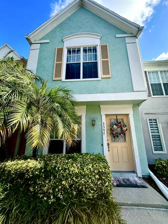 $2350.00 / 2br - 1170ft2 - Peaceful Pond-View Townhome Convenient to Bayshore Blvd and MacDill AF64002492491010120