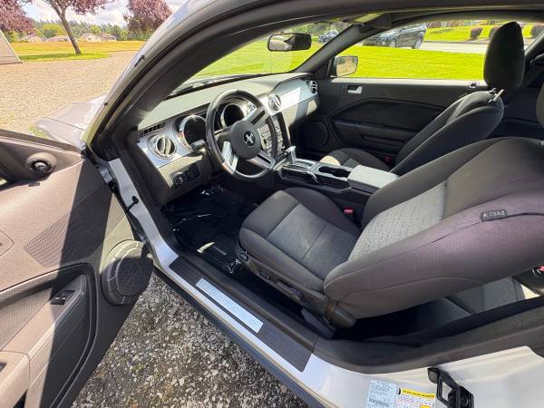 2006 mustang V6 19 K miles - $13,70063469750840961124