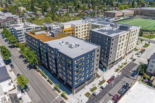 $1,599 / 1br - 550ft2 - Piso de vinilo de lujo, Patio de recreo, Servicios de lavandería (Vecindario Roosevelt)64031310541826122