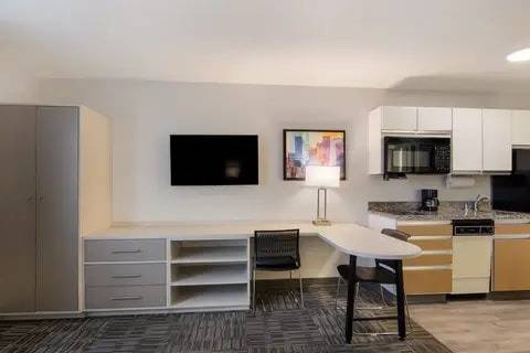 $1,199 / 1br - En Omaha, hotel apto para mascotas, 1/BD (360 S 108th Ave, Omaha, NE)63681605754497121