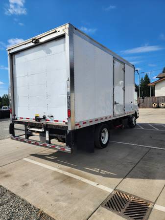 2018 ISUZU NRR 16' BOX TRUCK WITH RAMP & SIDE DOOR - $25,550 (PORT ORCHARD)63654706088961124