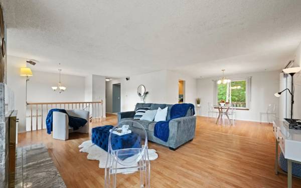 $2950.00 / 3br - 2054ft2 - Welcome to your Entertainment Paradise! 3 bedroom, 3 bath, 70's Fabulo63934288065922123