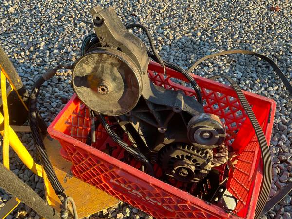 Power steering pump and alternater with bracket 1