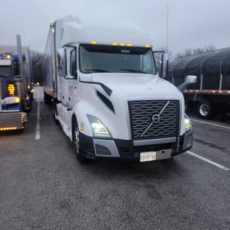 2020 Volvo VNL D13 - $67,00063618977960321120