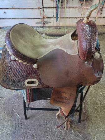 Barrel Saddle 1