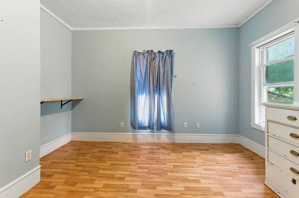 $870 / 1br - Newly renovated studio 1bed 1bath in the heart of Yreka (Yreka)63678200996481122