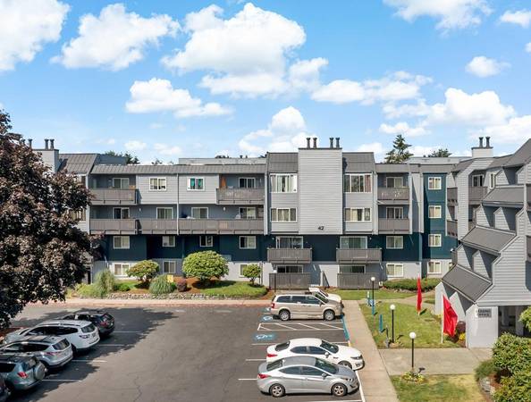 $1,595 / 1br - 680ft2 - Storage Spaces, Vinyl Wood Flooring, Newly Remodeled Units63688443663875123