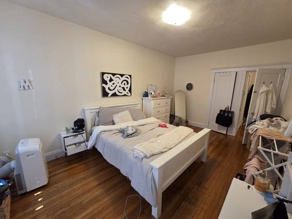 $3,295 / 3br - NO FEE+1 FREE MONTH!! Incredible Oversized 3br with Double Porch (Brighton)63996405968131123