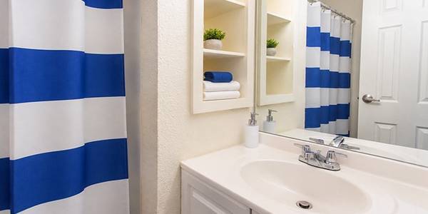 Laundry facilities, Free premium cable TV 1