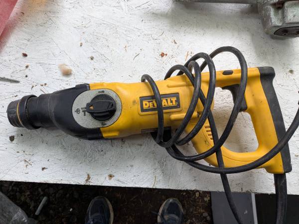 DEWALT D25213 D-Handle Three Mode SDS Rotary Hammer 1