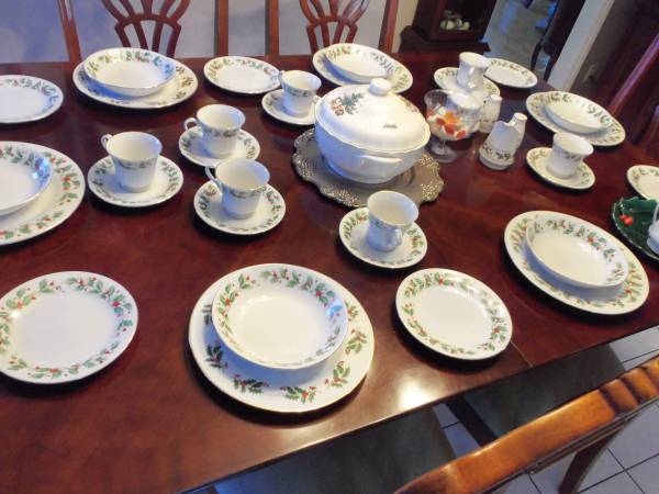 christmas dinner ware 1