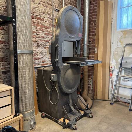 Davis & Wells Bandsaw 1