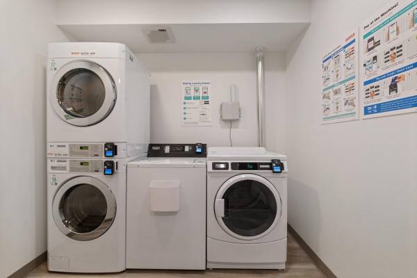 $1,850 / 1br - 526ft2 - Easy-Clean Vinyl Plank Flooring, Large Closets, On-Site Daycare Center (North Gate)63850756668161124