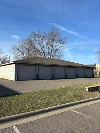 $125 / 171ft2 - Garaje en alquiler - 9x19' (Columbia Heights)64149610024322123