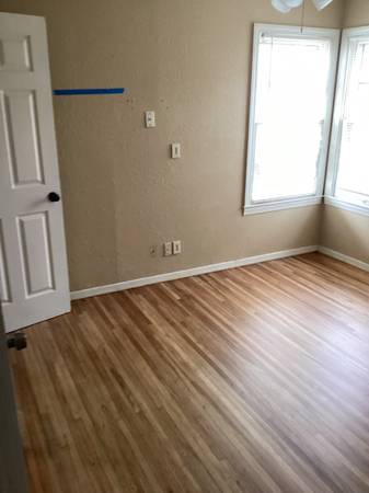 $1,190 / 3br - 1200ft2 - Three Bedroom close to King High School (Corpus Christi)64036541550337121