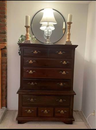 5 Piece Colonial Solid Pine Espresso Brown Bedroom Set (part of an Estate Sale) 1