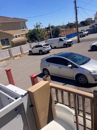 2010 Toyota Prius V - $6,000 (carlsbad)63624731801859123