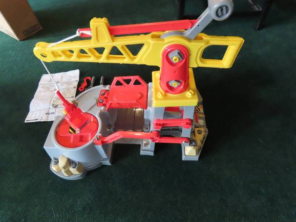 American Plastic Toys Build and Play Colossal Construction Zone 1