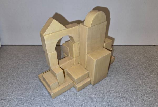 Vintage 1990 Goebel Olszewski Building Block Castle Display Figurine 9 - $30 (Decatur, AL)62930780412929121