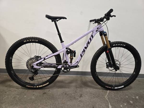 Pivot Switchblade Size Small Custom Painted Pro Xt/Xtr build 1