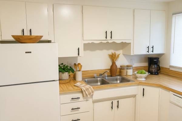 $1,199 / 1br - 550ft2 - Rare 1 BR Find! Laundry Onsite, Off-Street Parking Included (Lakewood)64031309829635121