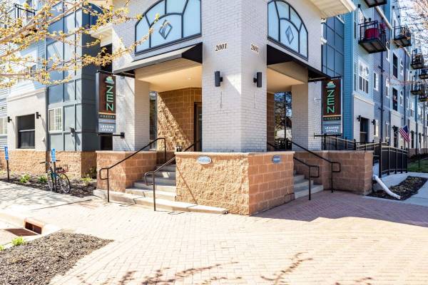 $1,655 / 2br - 1010ft2 - Elevator, Stainless Steel Appliances, Hardwood Flooring (110 E 1st St, Chaska, MN)63666914346497124