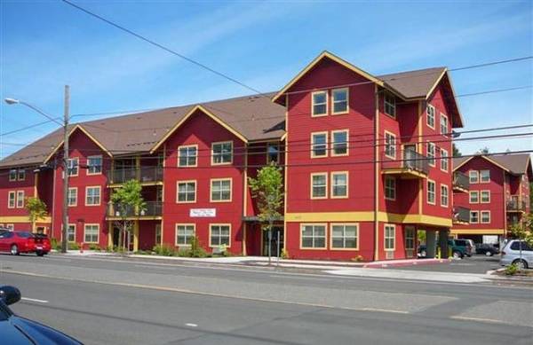 $1,396 / 2br - Bike Racks, Wheelchair Access, 2/bd (4620 SE 122nd Ave, Portland, OR)64039060621570124