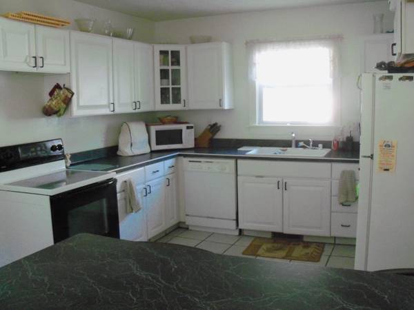 $1,690 / 3br - 1116 8th Casa nueva de 3 dormitorios con servicios públicos muy bajos y garaje para 2 autos (Beloit)63846720419587122