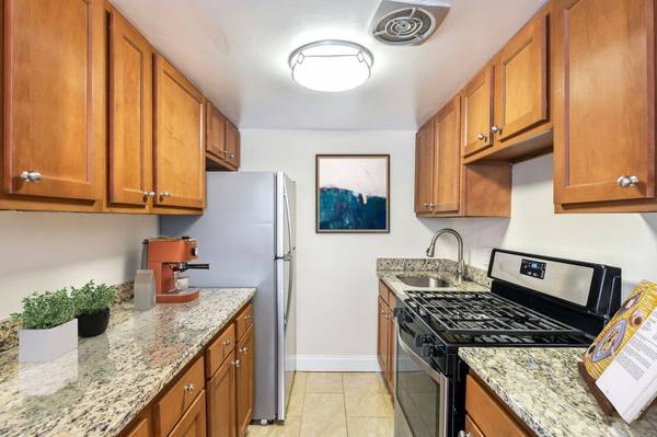 $1,800 / 2hab - 720 pies² - Lavavajillas, Zona de juegos, Balcones (3220 Swann Rd, Hillcrest Heights, MD)63882465356673124