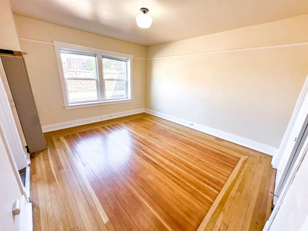 $1,295 / 483ft2 - ONE MONTH FREE!!! Available Studio in Capitol Hill - St Florence Apts (Seattle)63910063801091121