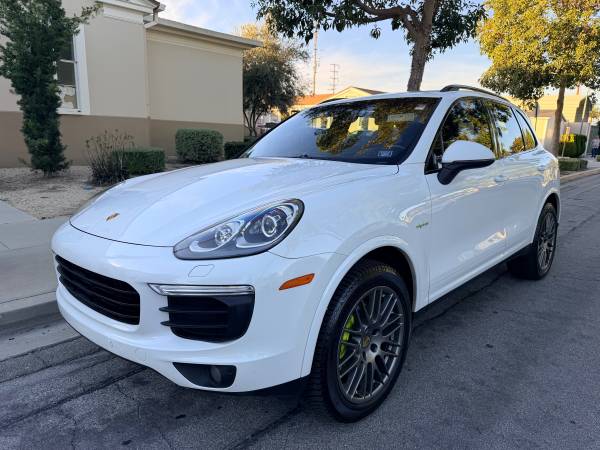 2017 Porsche Cayenne hybrid s platinum 1