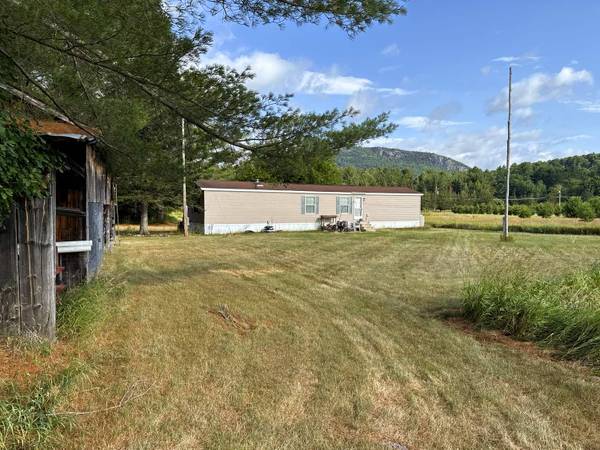 Jay – Land with Great Mtn Views and a Mobile Home

$245,500

                        Jay