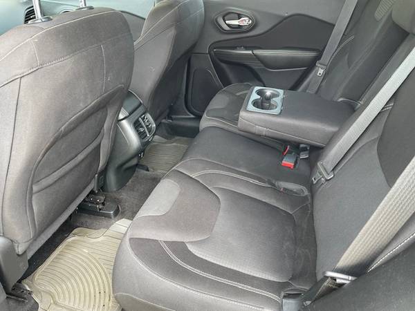 2015 Jeep Cherokee Latitude - $5,500 (sherman)63436939540611123