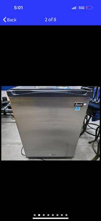 Avanti Refrigerator Good Shape! 1