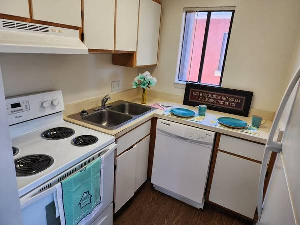 $950 / 2br - Step In, Settle Down! (panama city)63813013449473121